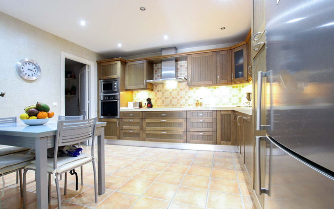 Розкішна квартира з терасою в Пуерто Банус 83 кв.м