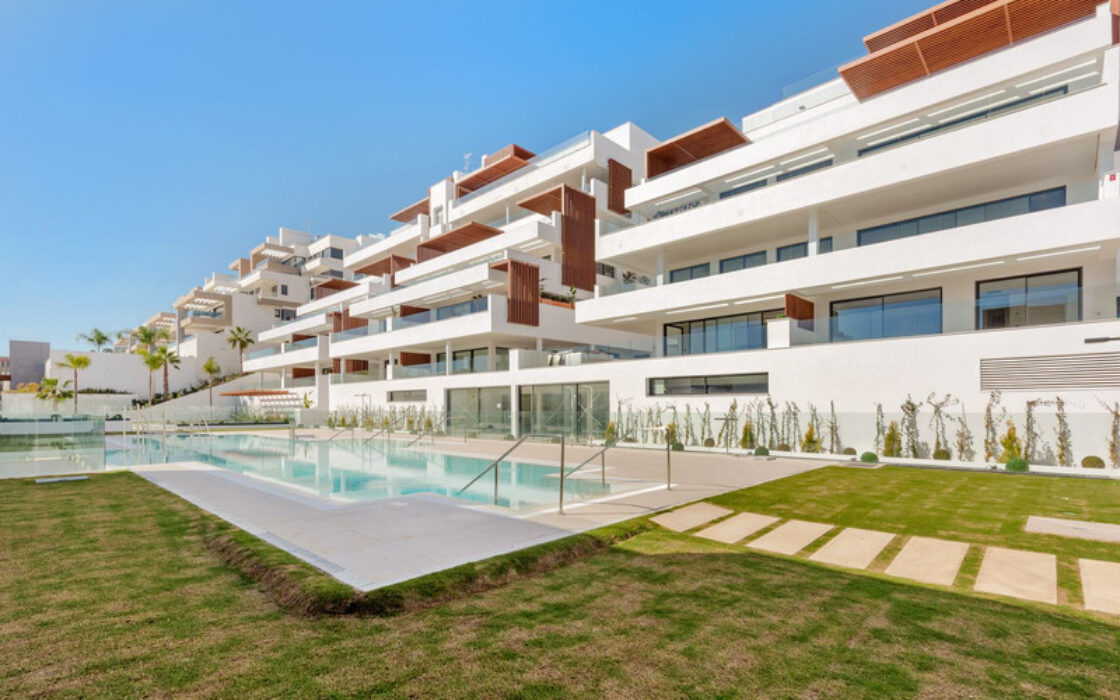 Квартира 157 кв.м на первом этаже Эстепоны, новострой с террасой