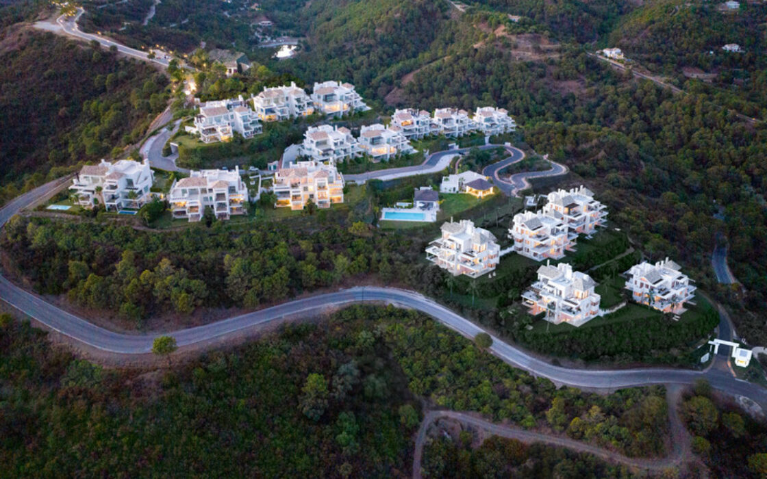 Квартира з терасою та 4 спальнями в Бенахавісі 167 кв.м