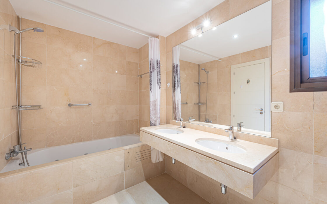 Квартира в Касаресе, 2 спальни, терраса, 150 кв.м.