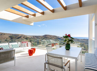 Двухкомнатная квартира в Бенахависе с террасой 109 кв.м