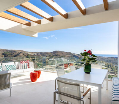 Двокімнатна квартира в Бенахавісі з терасою 109 кв.м