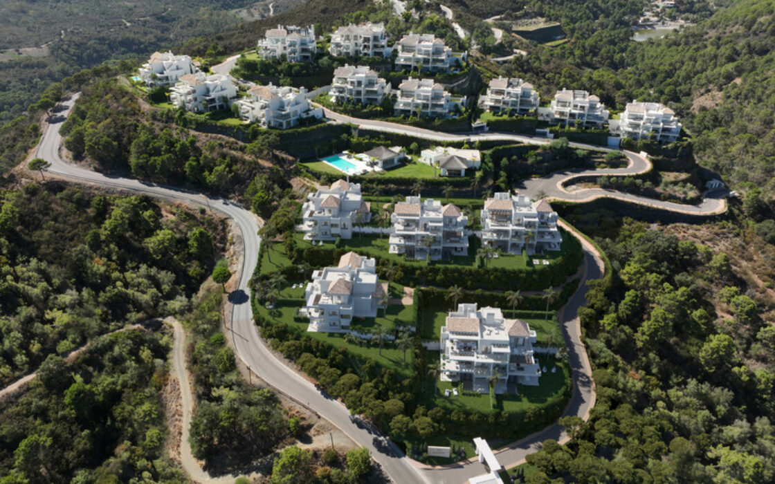 Двокімнатна квартира в Бенахавісі з терасою 109 кв.м