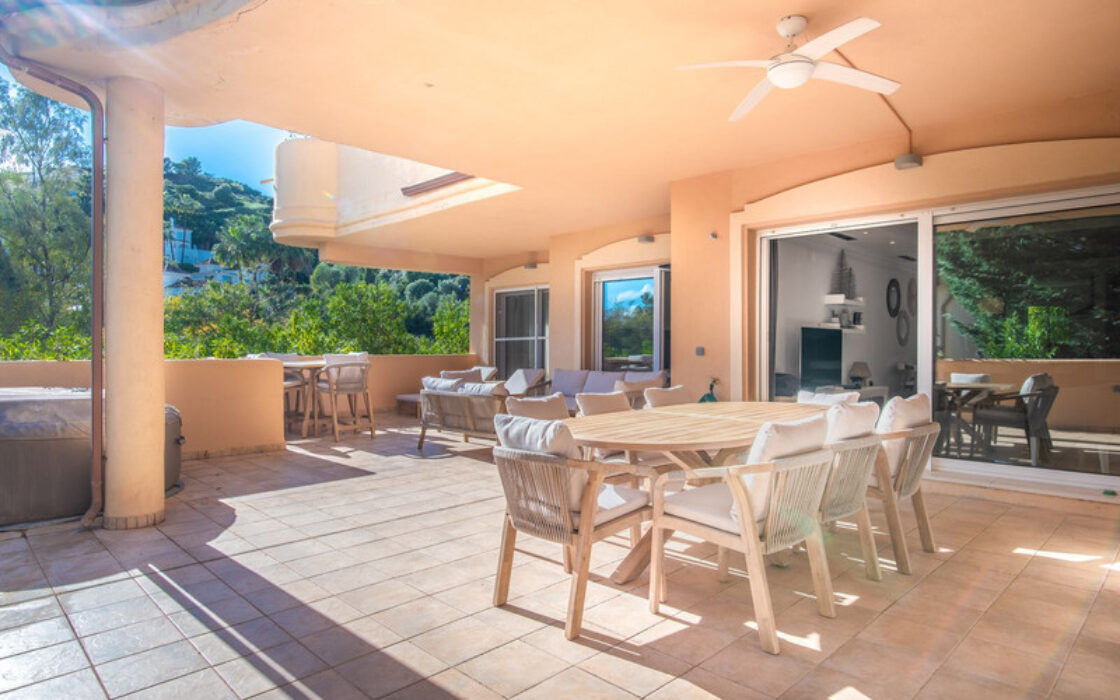 Квартира з терасою в Новій Андалусії 111 кв.м 4 кімнати