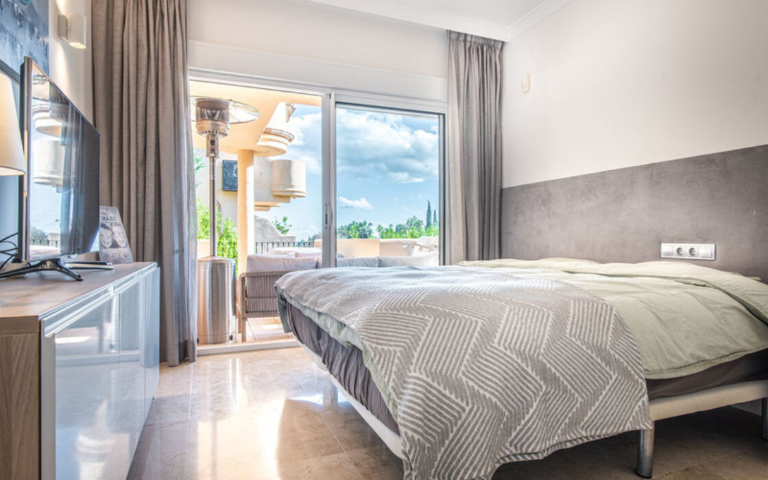 Квартира з терасою в Новій Андалусії 111 кв.м 4 кімнати