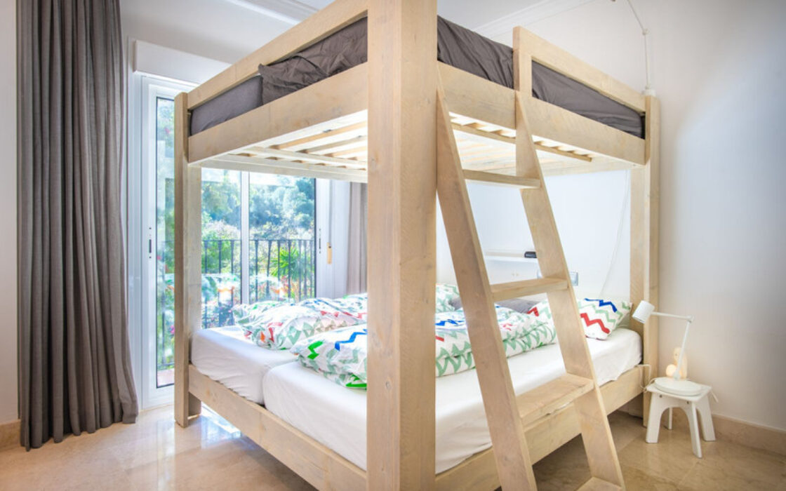 Квартира з терасою в Новій Андалусії 111 кв.м 4 кімнати