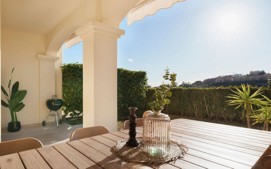 Квартира 130 кв.м с террасой в La Quinta, Испания