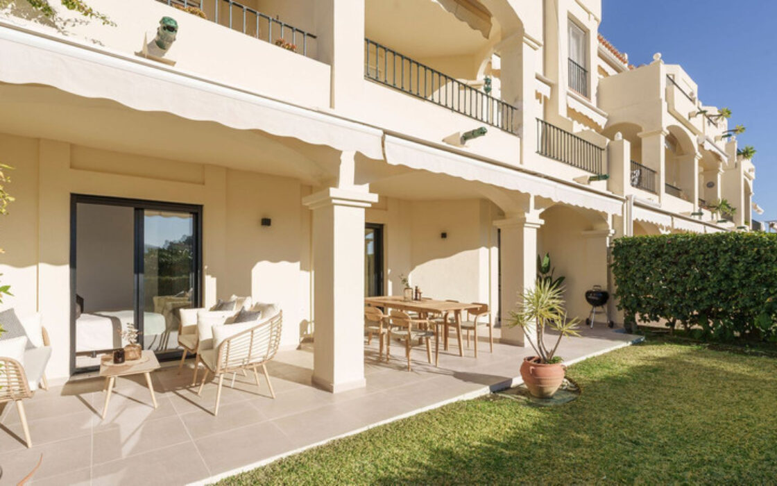 Квартира 130 кв.м с террасой в La Quinta, Испания