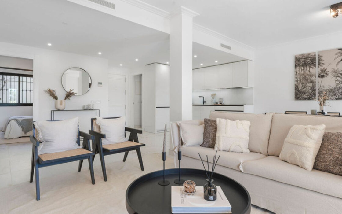 Квартира 130 кв.м с террасой в La Quinta, Испания