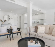 Квартира 130 кв.м с террасой в La Quinta, Испания