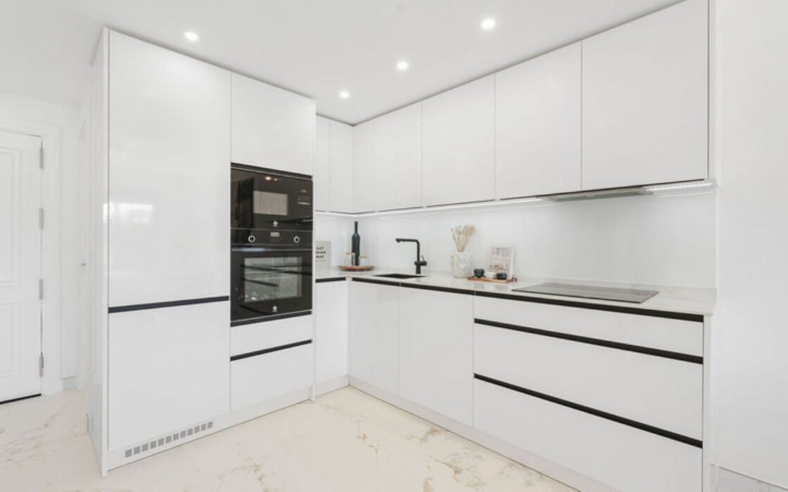 Квартира 130 кв.м с террасой в La Quinta, Испания