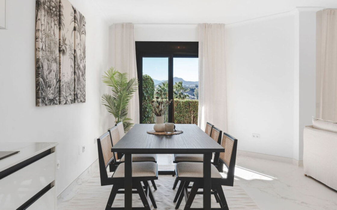 Квартира 130 кв.м с террасой в La Quinta, Испания