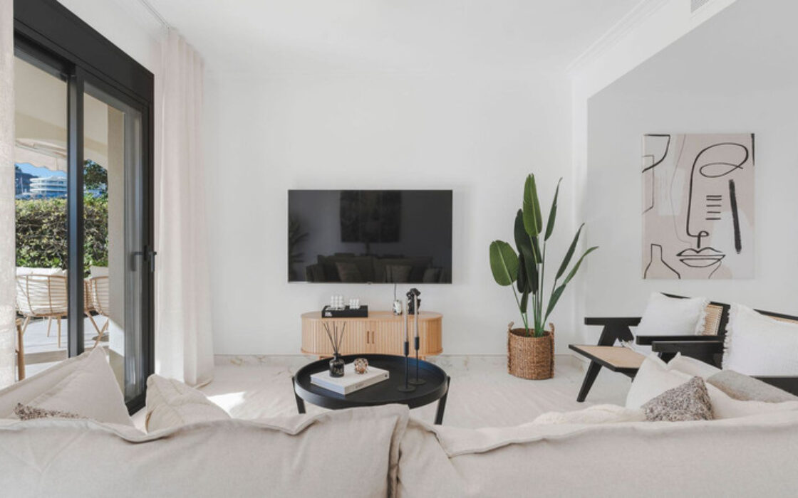 Квартира 130 кв.м с террасой в La Quinta, Испания