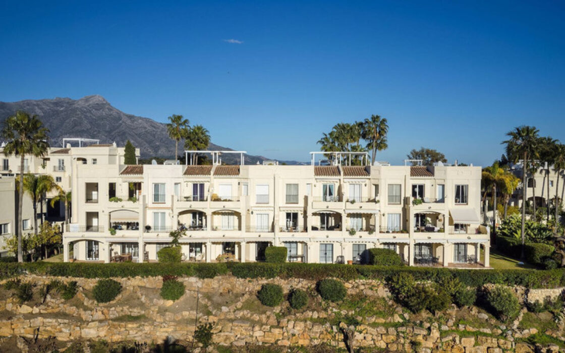 Квартира 130 кв.м с террасой в La Quinta, Испания