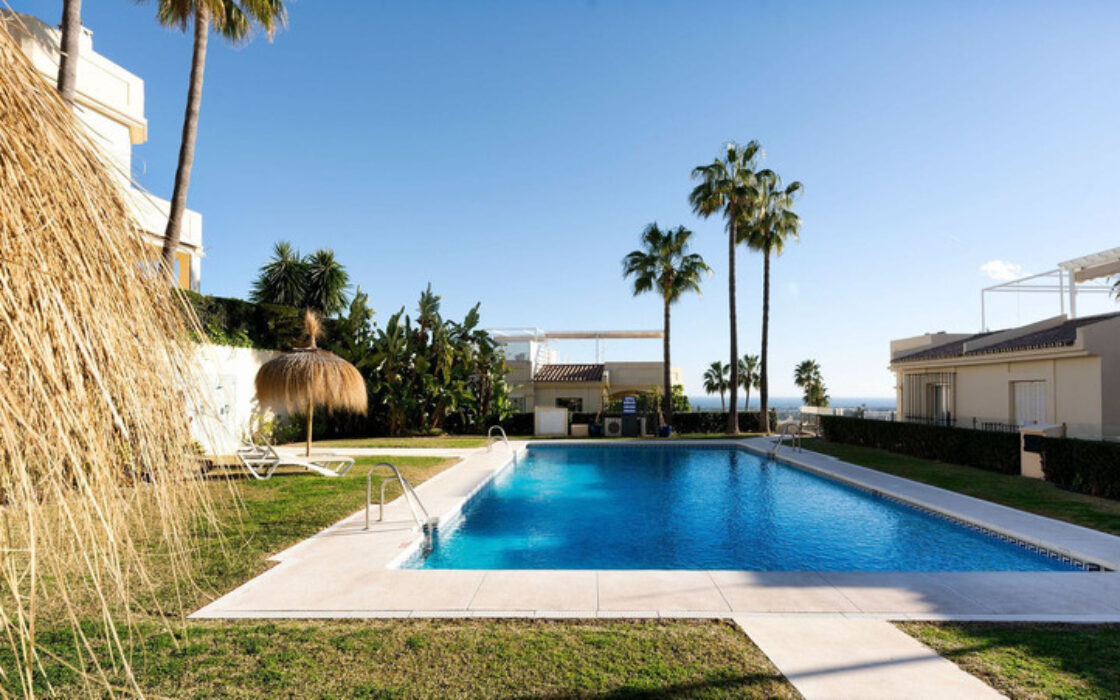 Квартира 130 кв.м с террасой в La Quinta, Испания