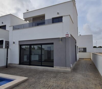 Нові вілли в Оріуела Коста з терасами та басейном