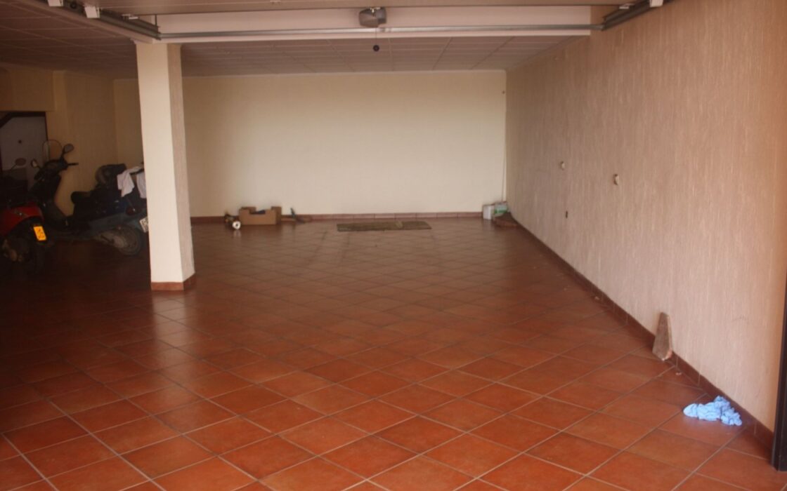 Таунхаус в Лос Альтос з солярієм та видом на озеро