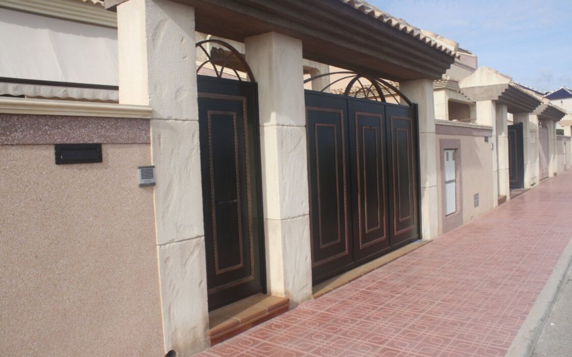 Таунхаус в Лос Альтос з солярієм та видом на озеро