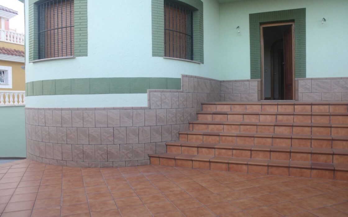 Вилла 3 спальни в Лос Альтос Торревьеха у моря с бассейном