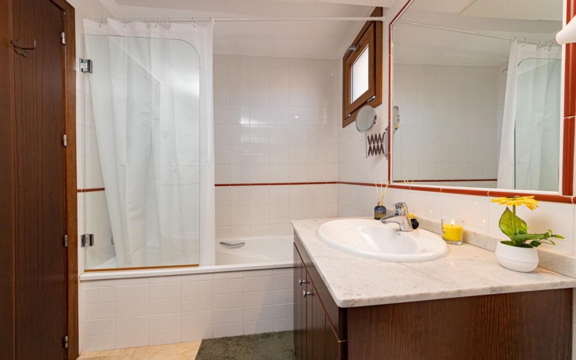 Апартаменты 3 комнаты в Торревьехе 150 м у моря с террасой