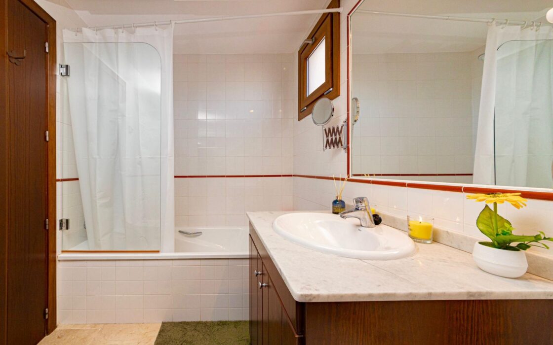 Апартаменты 3 комнаты в Торревьехе 150 м у моря с террасой