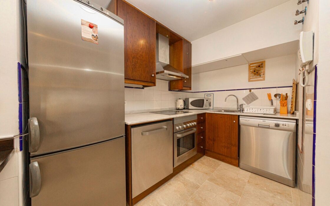 Апартаменты 3 комнаты в Торревьехе 150 м у моря с террасой