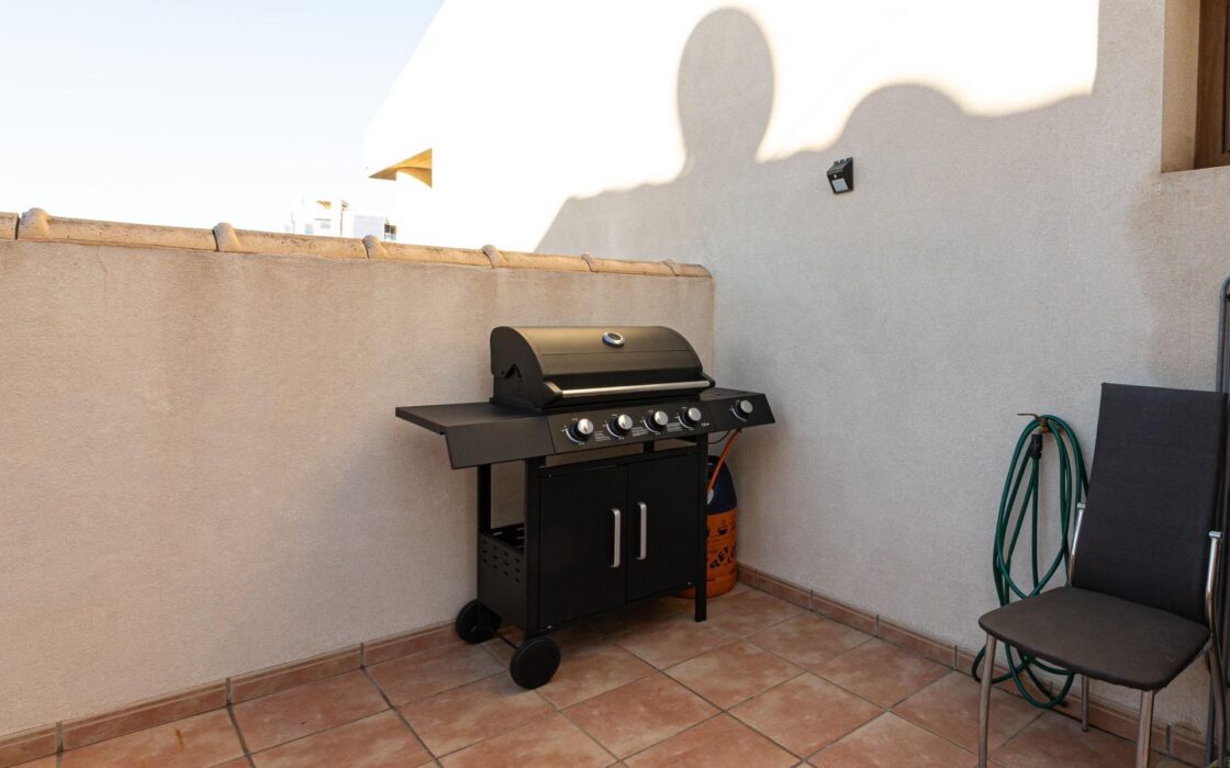 Апартаменты 3 комнаты в Торревьехе 150 м у моря с террасой