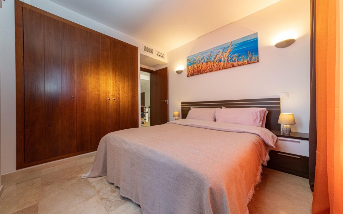 Апартаменты 3 комнаты в Торревьехе 150 м у моря с террасой