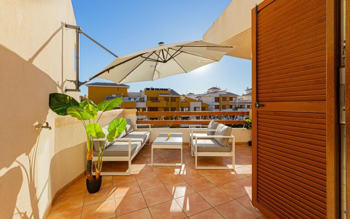 Апартаменты 3 комнаты в Торревьехе 150 м у моря с террасой