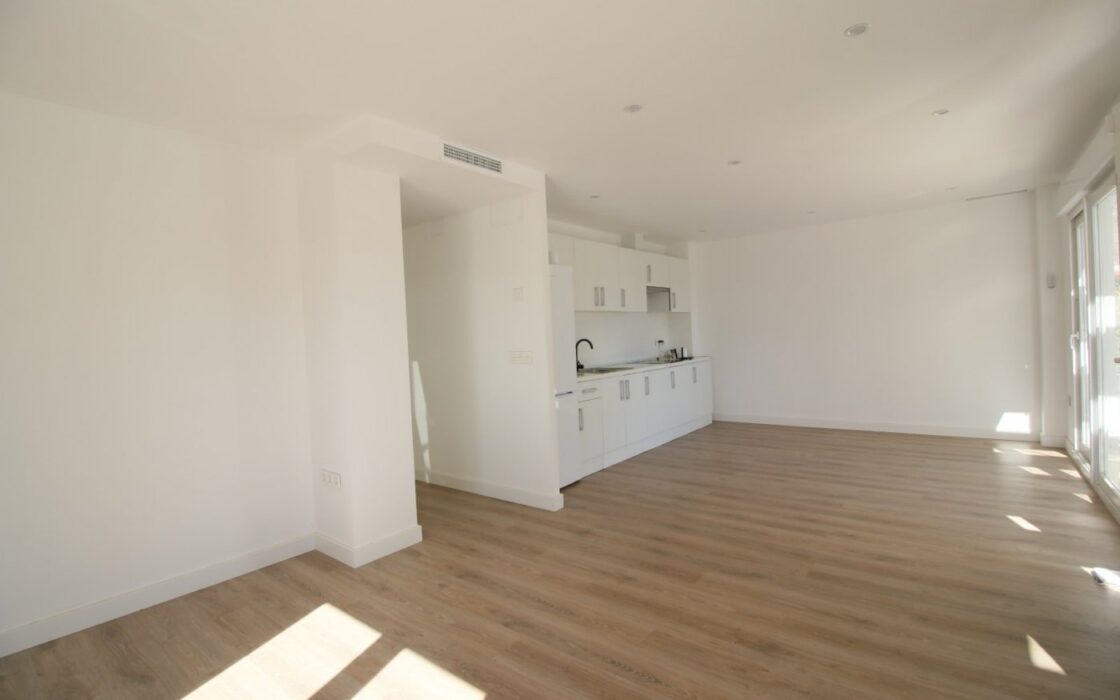 Дом 330 кв.м в La Nucía с террасой и бассейном