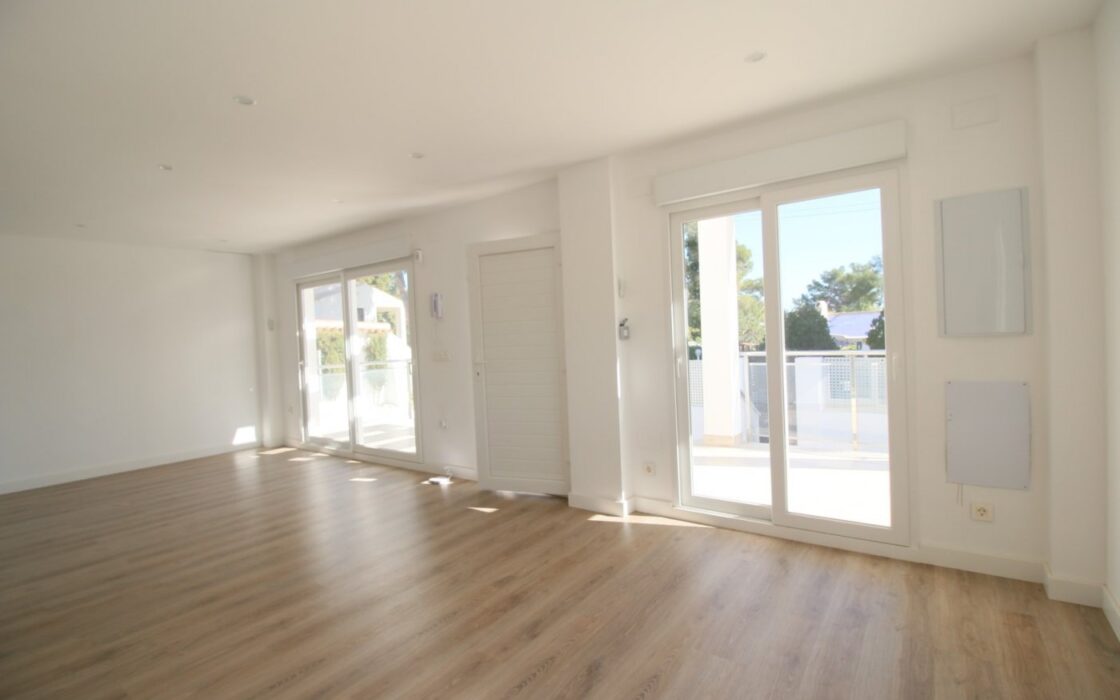 Дом 330 кв.м в La Nucía с террасой и бассейном