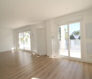 Дом 330 кв.м в La Nucía с террасой и бассейном