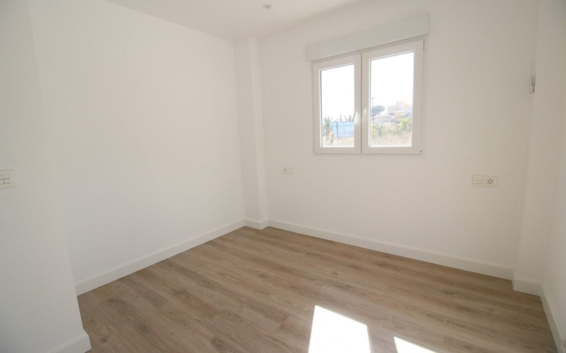 Дом 330 кв.м в La Nucía с террасой и бассейном