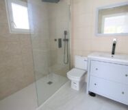 Дом 330 кв.м в La Nucía с террасой и бассейном