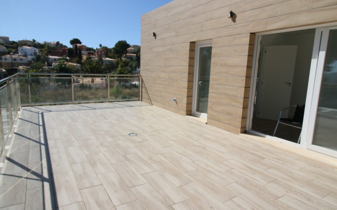 Дом 330 кв.м в La Nucía с террасой и бассейном