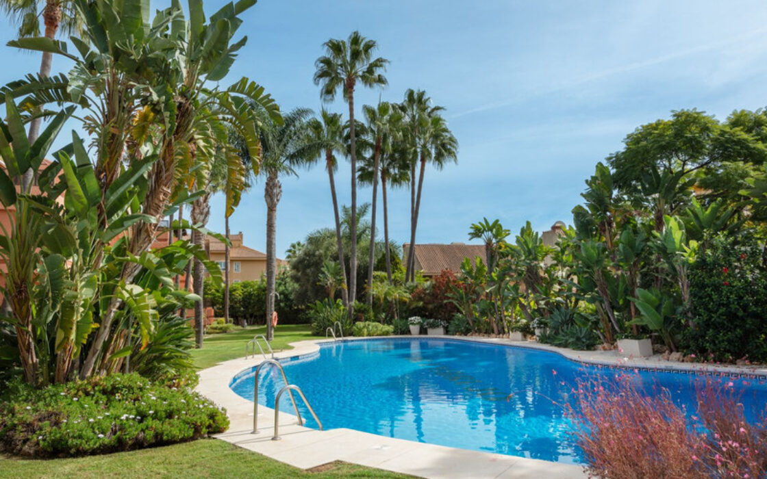 Квартира у моря в Пуэрто Банусе, 3 спальни, 146 кв.м.