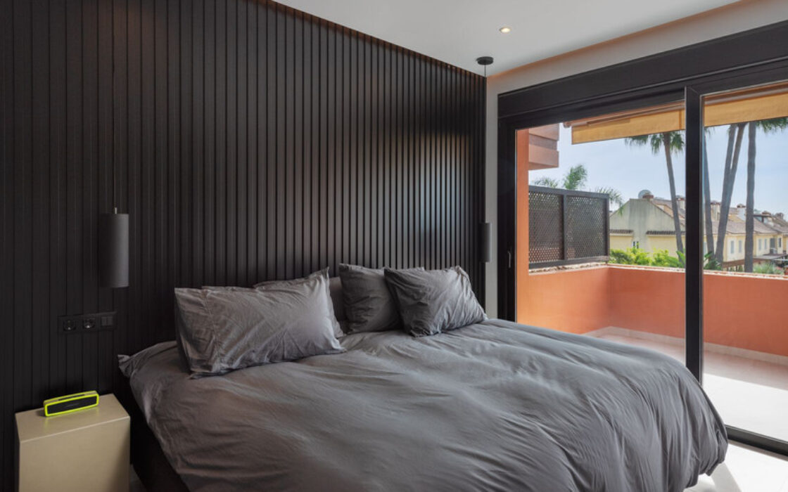 Квартира у моря в Пуэрто Банусе, 3 спальни, 146 кв.м.