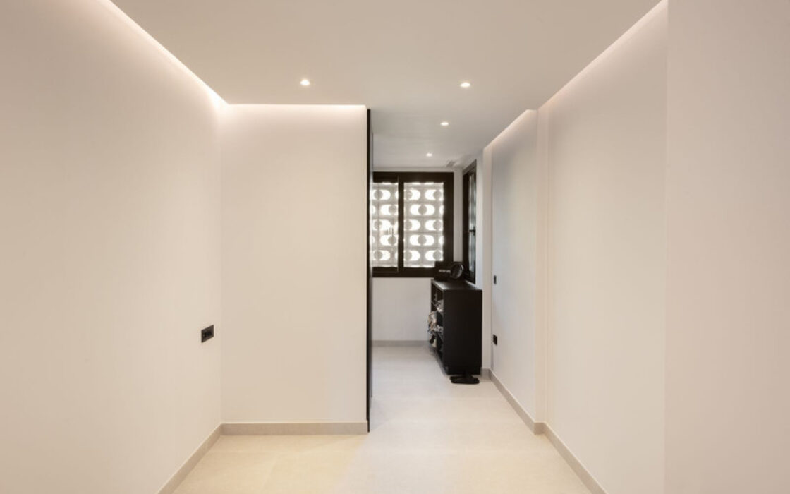 Квартира у моря в Пуэрто Банусе, 3 спальни, 146 кв.м.