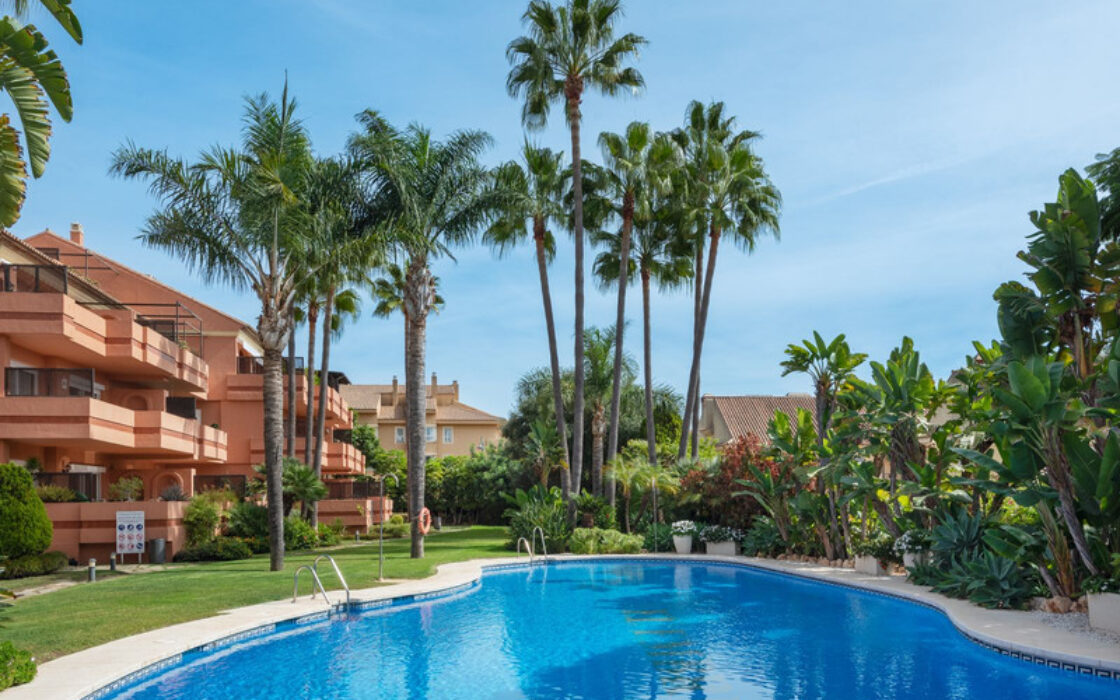 Квартира у моря в Пуэрто Банусе, 3 спальни, 146 кв.м.