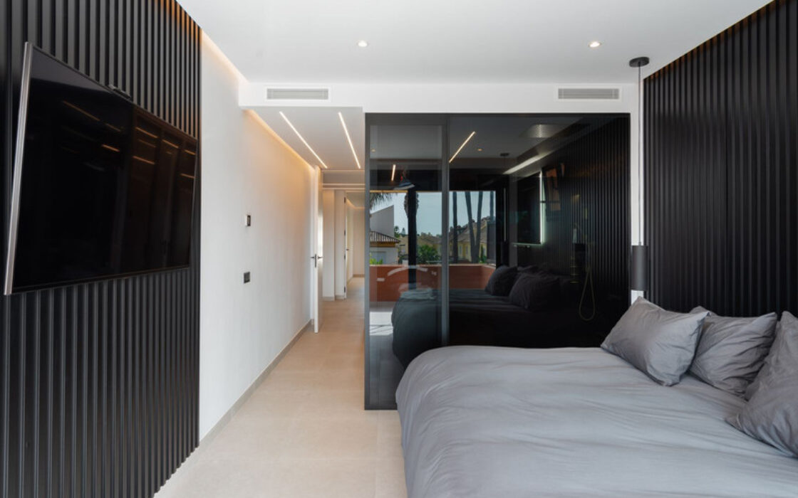 Квартира у моря в Пуэрто Банусе, 3 спальни, 146 кв.м.