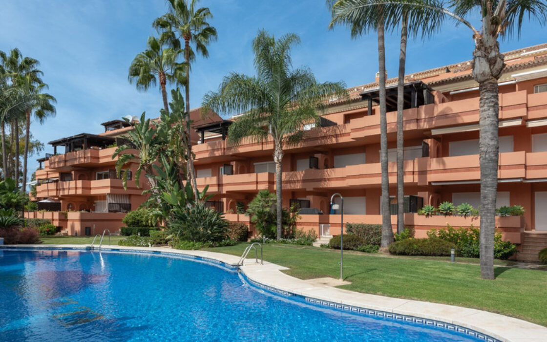 Квартира у моря в Пуэрто Банусе, 3 спальни, 146 кв.м.