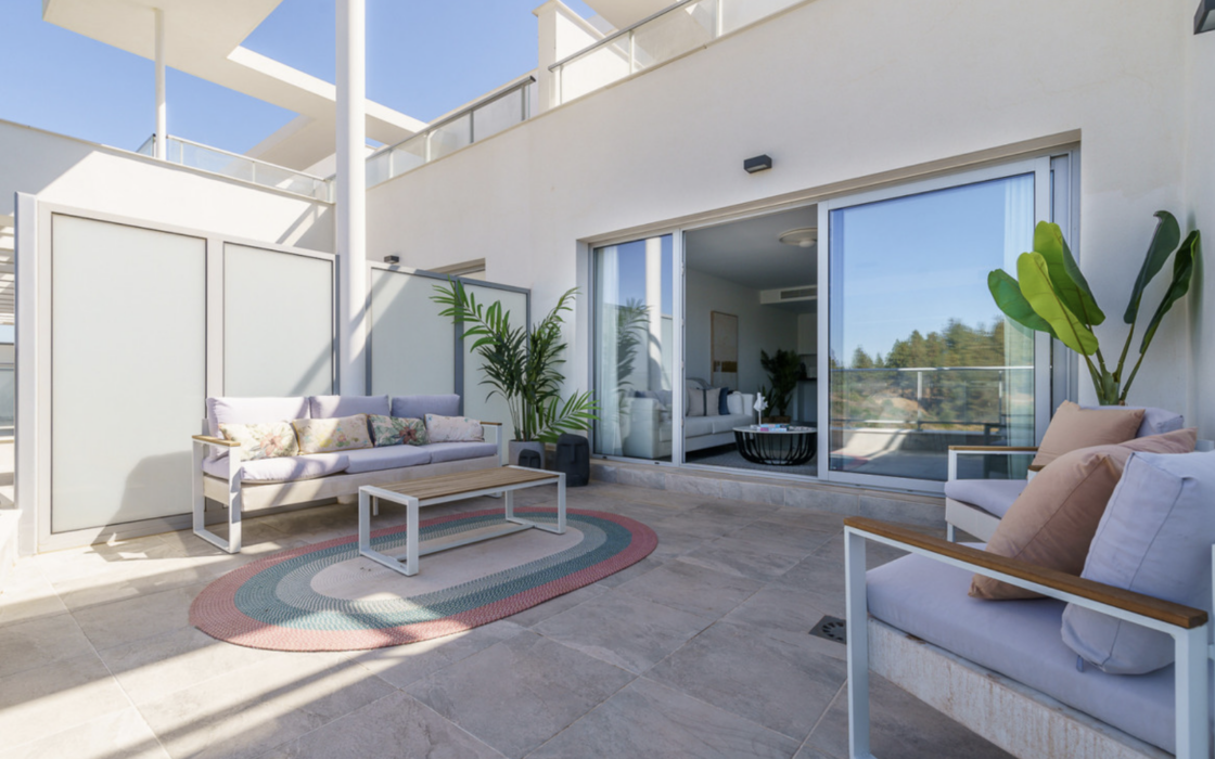 Новые апартаменты с 2 спальнями в Михас Коста у моря