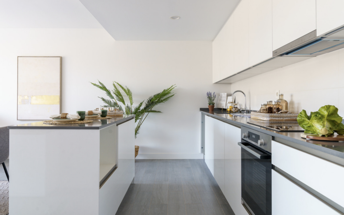 Новые апартаменты с 2 спальнями в Михас Коста у моря