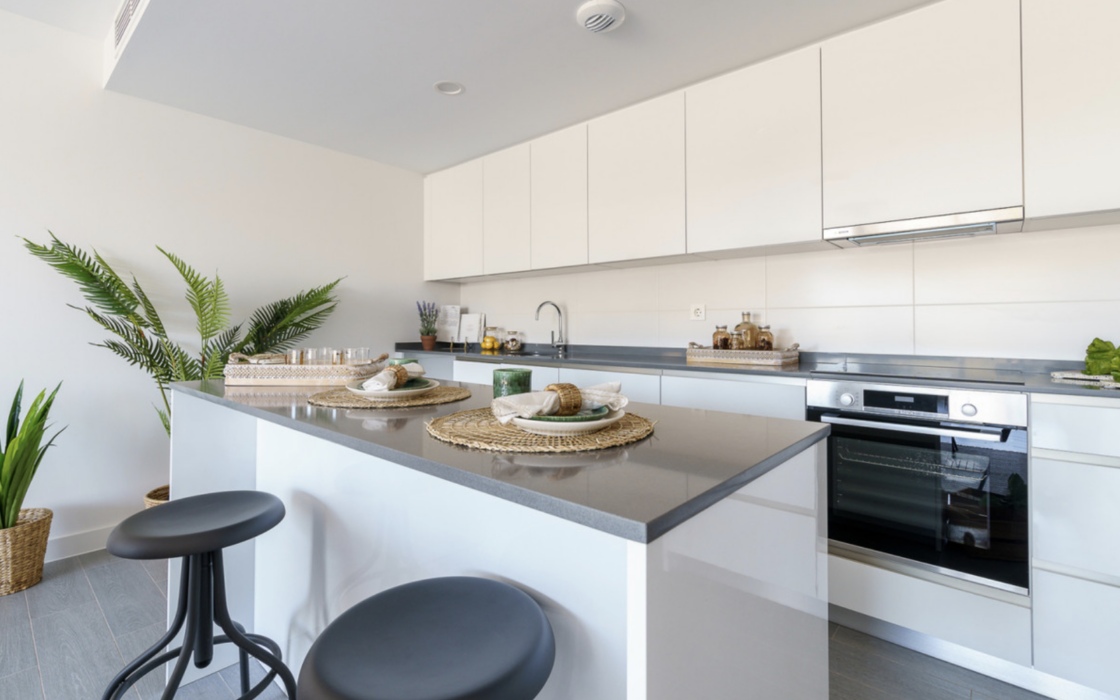 Новые апартаменты с 2 спальнями в Михас Коста у моря