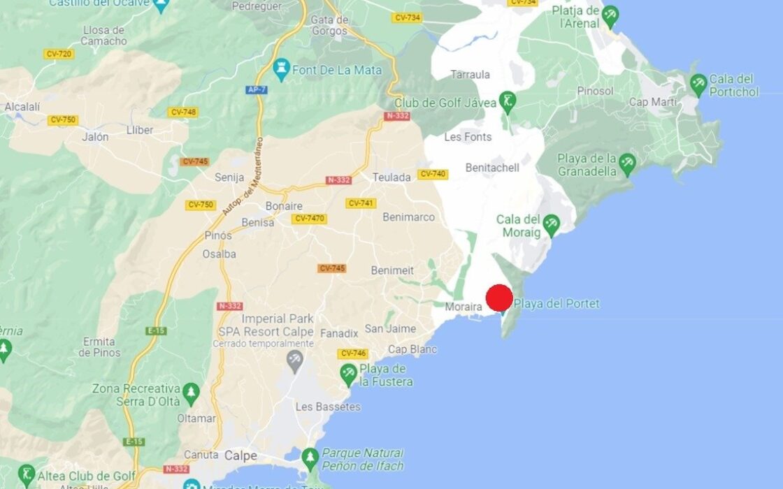 Будинок в Теулада 180 кв.м з басейном в 2 км від моря