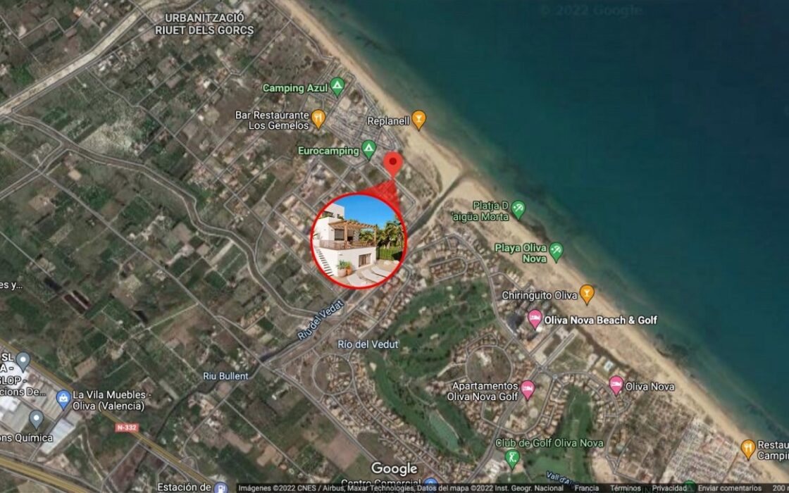 Дом в Oliva 262 кв.м у моря с террасой и бассейном