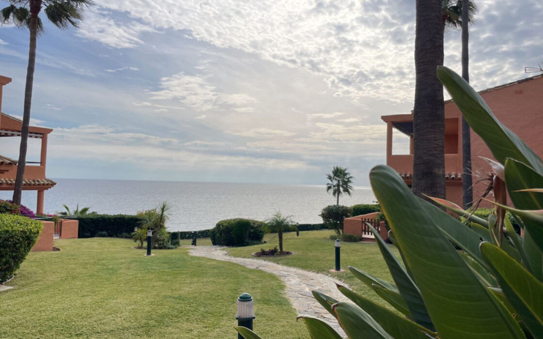 Квартира в Эстепоне, 3 спальни, терраса 126 кв.м.