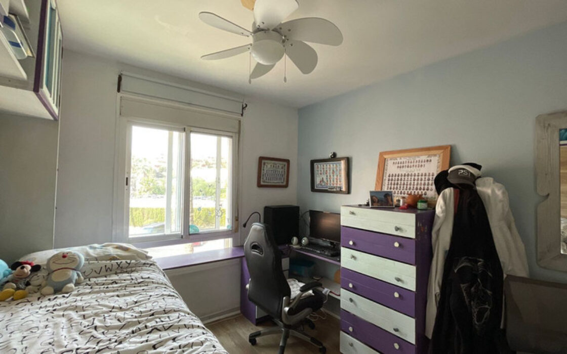 Квартира в Эстепоне, 3 спальни, терраса 126 кв.м.