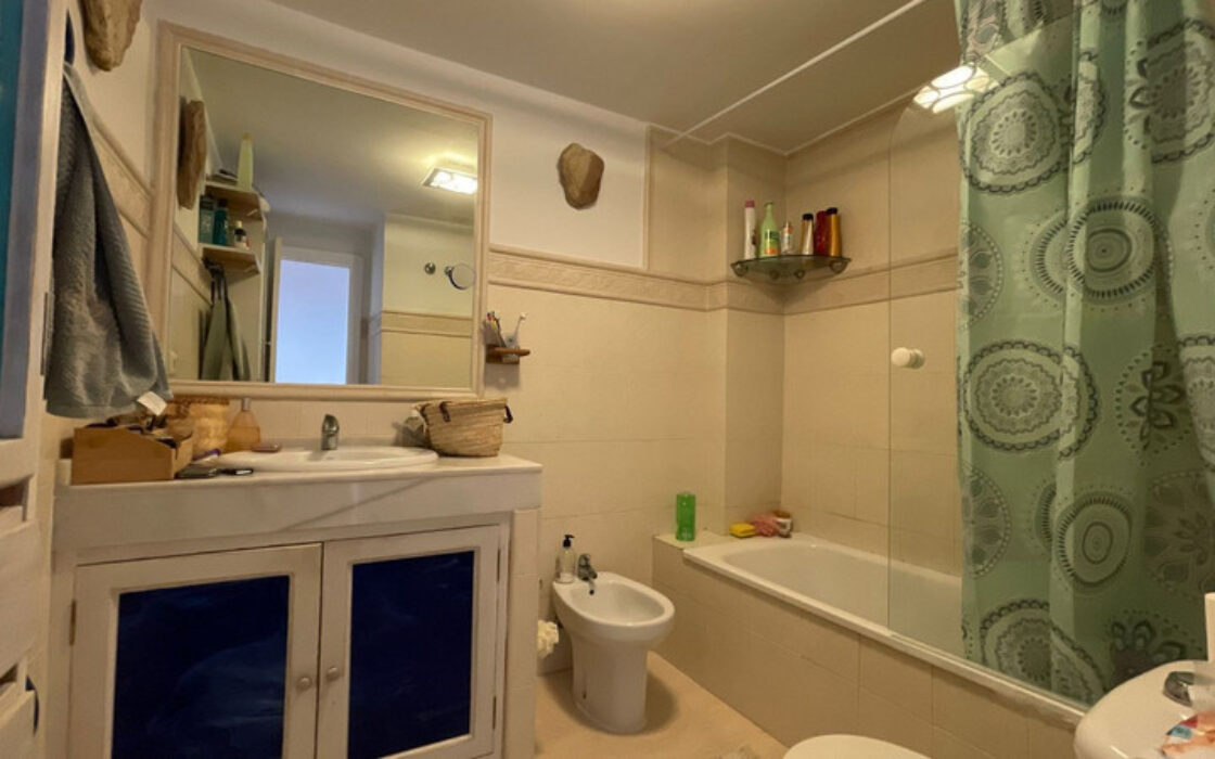 Квартира в Эстепоне, 3 спальни, терраса 126 кв.м.