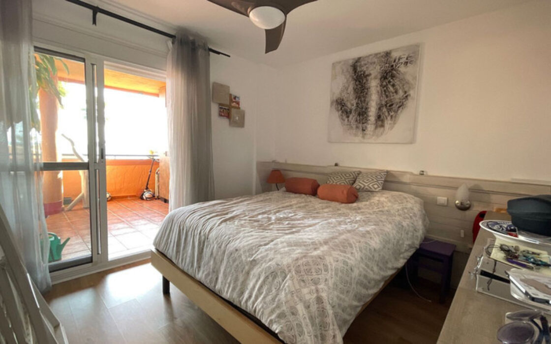 Квартира в Эстепоне, 3 спальни, терраса 126 кв.м.